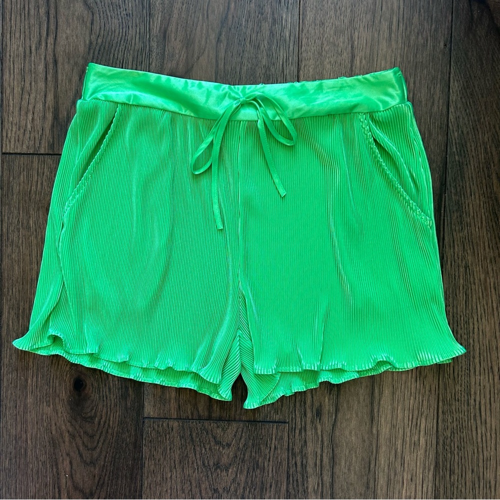 Blue B Collection Pleated Green Women's Shorts